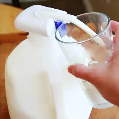 🔥This milk dispenser is truly a game-changer! Super convenient, easy to use, and keeps your fridge neat and organized, free from bacteria growth!